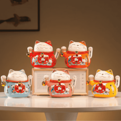 mèo Maneki Neko ở phòng khách